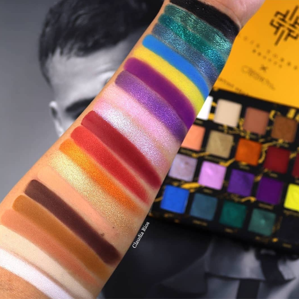 Paleta de Sombras Artist Shadow Palette Luis Torres x Beauty Creations